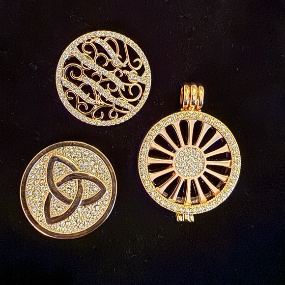 The Coin Collection Pendant Set - Picture 3 of 8